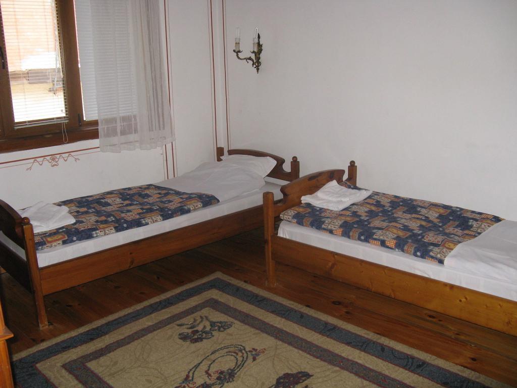 Family Hotel Kalina Koprivshtitsa Room photo